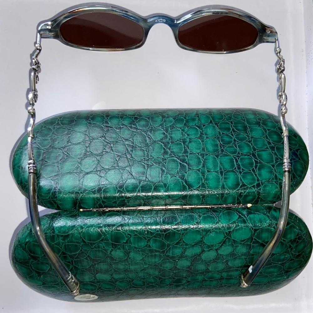 Chic Retro Oval Shaped 90’s Sunglasses w/Green Alligator Case, Very Minor Wear🎄 - Picture 7 of 16